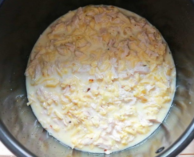 Casserole with Turkey in a Crockpot Photo 9