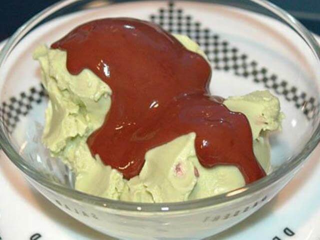 Avocado Ice Cream with Pistachios and Chocolate Sauce Photo 5
