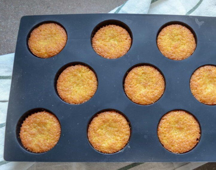 Simple Lemon Muffins with Caramel Photo 5
