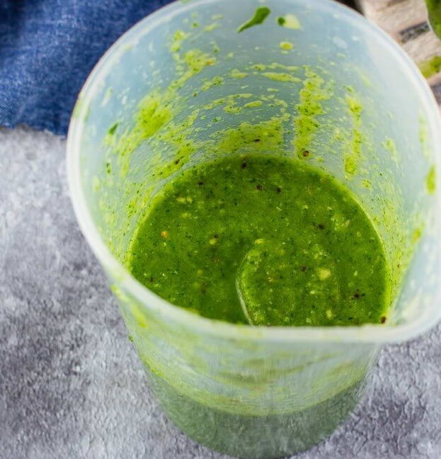 Healthy Green Smoothies with Kiwi and Spinach Photo 5