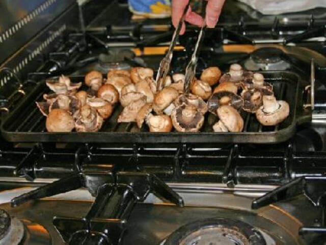 Lamb Cutlets with Chestnut Mushrooms Photo 8