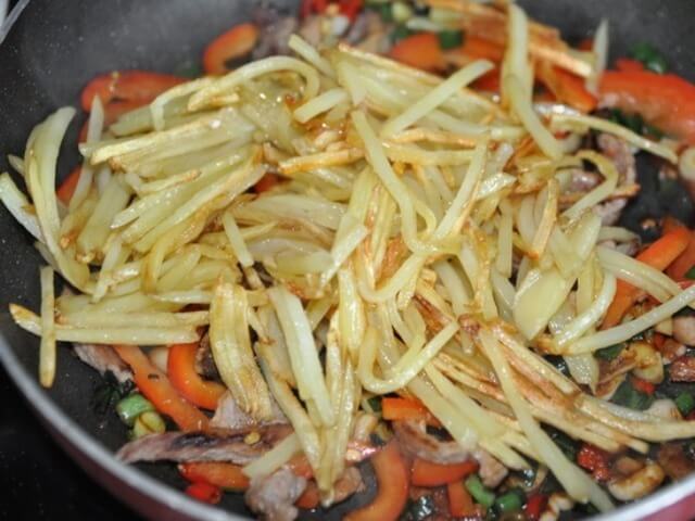 Hot Chinese Salad with Pork and Potatoes Photo 10