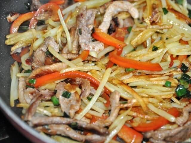 Hot Chinese Salad with Pork and Potatoes Photo 11