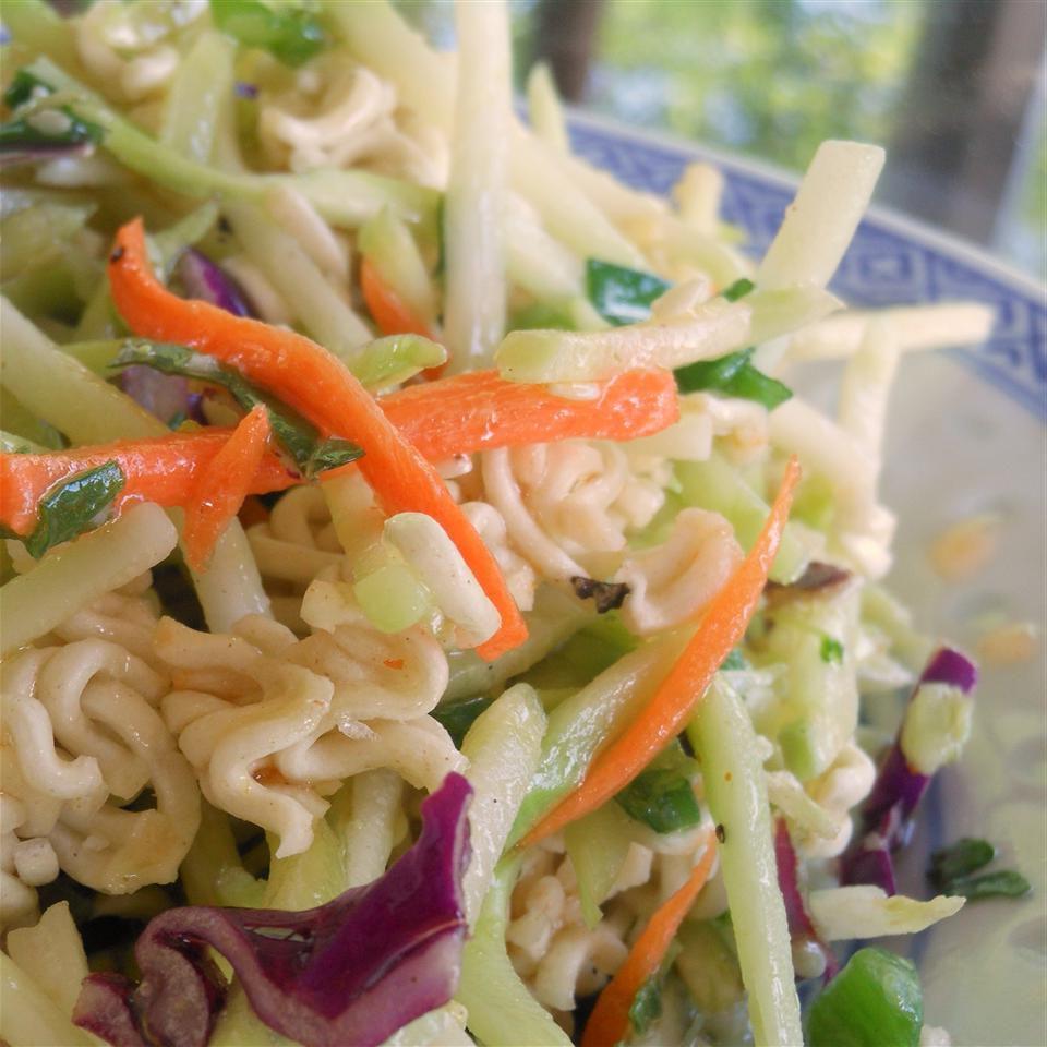 Broccoli and Ramen Noodle Salad Photo 4