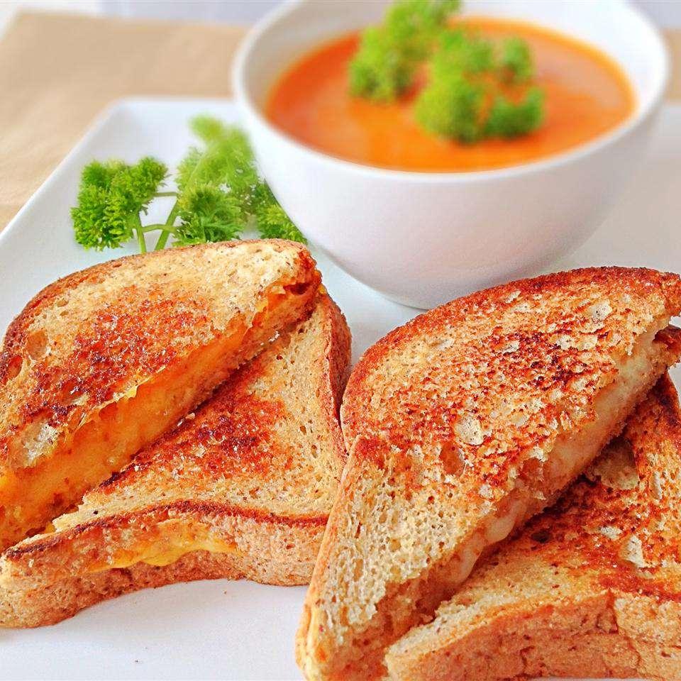 Grilled Cheese Sandwich Photo 3