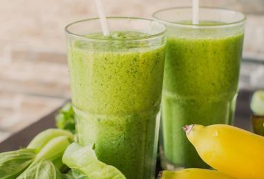 Healthy Green Smoothie with Spinach Photo 1