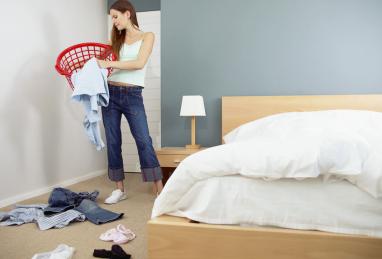 How to Deal with Mess in the Bedroom Photo 1
