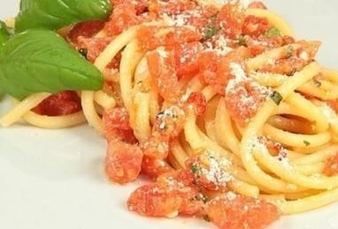 Pasta with Tomatoes Photo 1