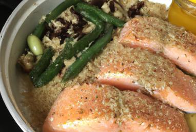 Glazed Salmon with Quinoa and Green Beans Photo 1