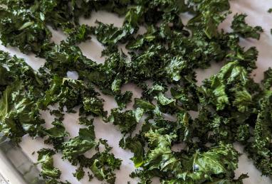 Baked Kale Chips Photo 1