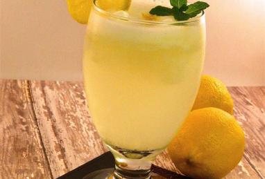 Icy Blender Lemonade Photo 1