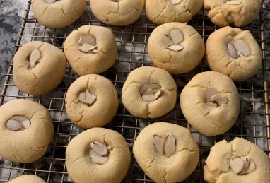 Almond Cookies (Dim Sum Variety) Photo 1