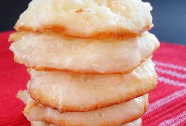 Quick and Easy Coconut Macaroons Photo 1