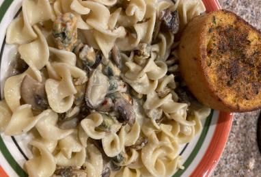 Mussels and Pasta with Creamy Wine Sauce Photo 1