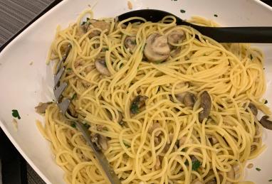 Clam Sauce with Linguine Photo 1