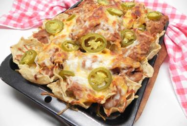 Easy Nachos with Refried Beans Photo 1