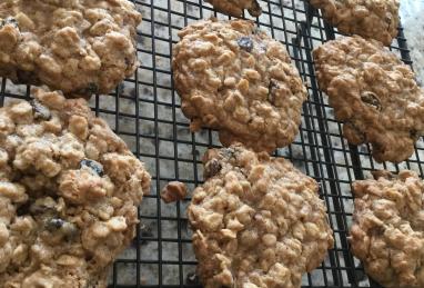 Kristen's Awesome Oatmeal Cookies Photo 1