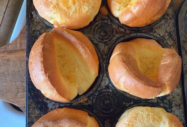 Easy and Delicious Crusty Popovers Photo 1
