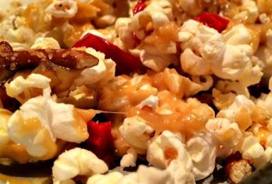 Lovely Lisa's Sweet and Salty Caramel Popcorn Photo 1