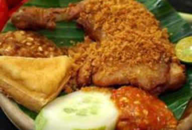 Ayam Penyet Pedas (Indonesian Spicy Penyet Chicken) Photo 1