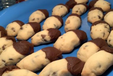 Mini Chocolate Chip Shortbread Cookies Photo 1
