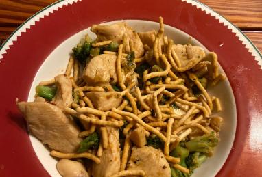 Sweet and Spicy Stir Fry with Chicken and Broccoli Photo 1