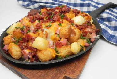 Cheesy Bacon, Ham, and Swiss Tater Tots Poutine Photo 1