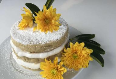Vegan and Gluten-Free Naked Cake with Peaches and Coconut Cream Photo 1