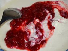 Mascarpone Ice Cream with Strawberries Photo 8