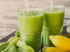 Healthy Green Smoothie with Spinach Photo 3