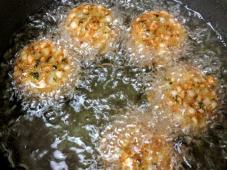 Sabudana Vada Recipe (Crispy Sago Fritters) Photo 9