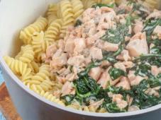 Salmon and Spinach Pasta Photo 8