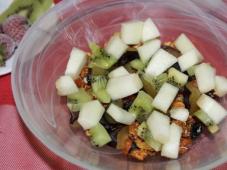 Fruit Salad with Crispy Muesli Photo 9