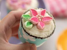 Simple Carrot Cake Cupcakes with Cream Cheese Frosting Photo 6