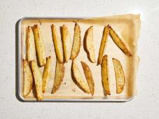 Oven-Fresh Seasoned Potato Wedges Photo 5