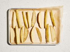 Oven-Fresh Seasoned Potato Wedges Photo 4