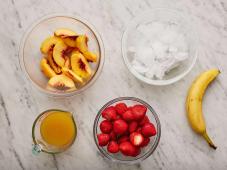 Basic Fruit Smoothie Photo 2