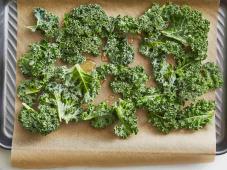 Baked Kale Chips Photo 6