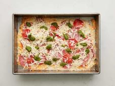 This Viral Pan Pizza Recipe Uses Your 9x13 and Easy Store-Bought Shortcuts Photo 7