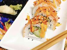 Spicy Crunchy Salmon Roll with Avocado Photo 8