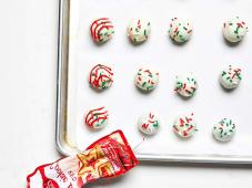 These 3-Ingredient Little Debbie's Christmas Tree Truffles Are a Must-Try This Holiday Season Photo 9