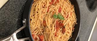 Tomato and Garlic Pasta Photo