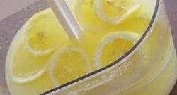 Southern-Style Vanilla Lemonade Photo