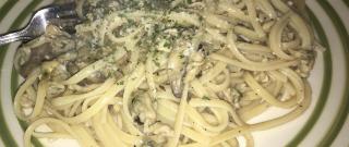 Easy Linguine with White Clam Sauce Photo