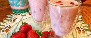 Agua Fresca de Fresas con Crema (Strawberries and Cream) Photo