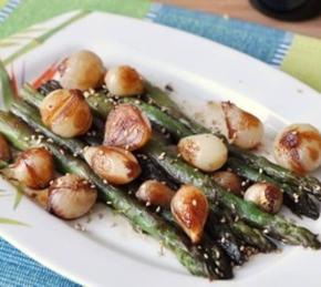 Asparagus Appetizer with Caramelized Onion Photo