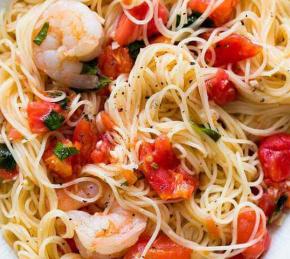 Pasta Pomodoro with Shrimps Photo