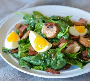 Spinach Salad with Warm Bacon Dressing Photo