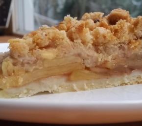 Dutch Apple Pie with Oatmeal Streusel Photo