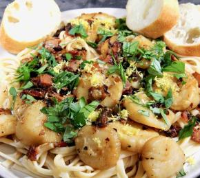 Linguini with Bacon and Scallops Photo